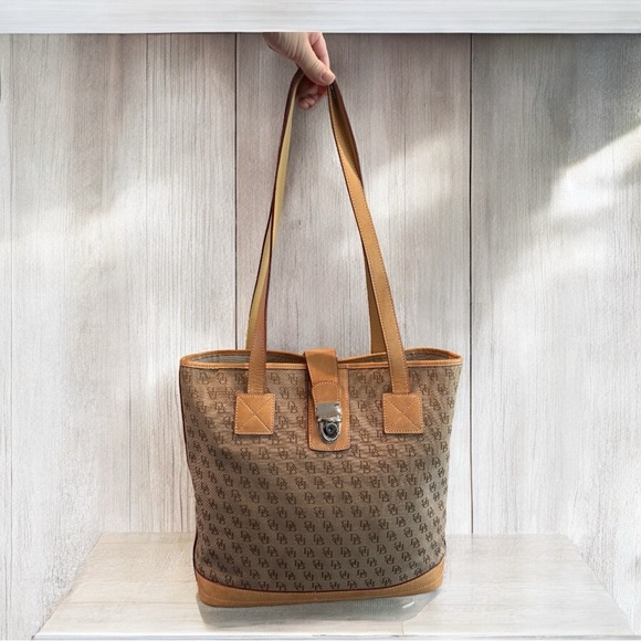 DOONEY & BOURKE Vintage Signature Tan & Brown Monogram w/ Leather Trim Tote EUC - Picture 3 of 14